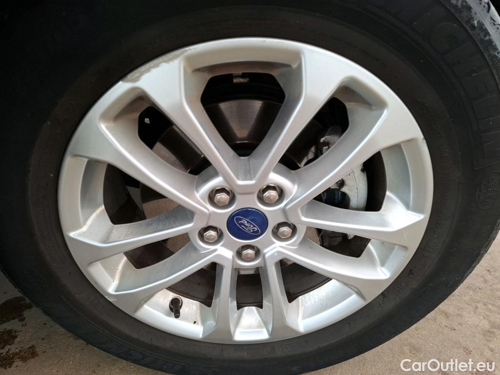  Ford  Kuga FORD  / 2019 / 5P / SUV 2.5 Dur 225 hybrid PHEV Pshift Titanium #22