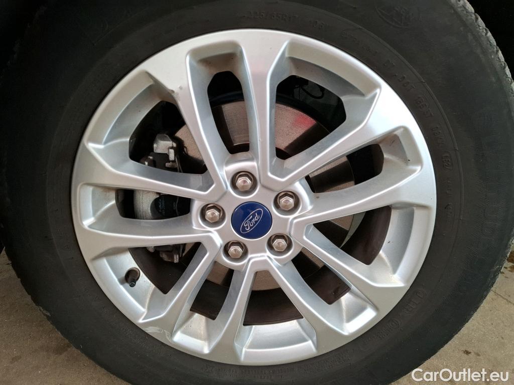  Ford  Kuga FORD  / 2019 / 5P / SUV 2.5 Dur 225 hybrid PHEV Pshift Titanium #19