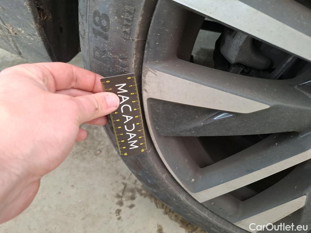  Peugeot  508 PEUGEOT  SW / 2018 / 5P / Break HYBRID 225 E-EAT8 GT #37