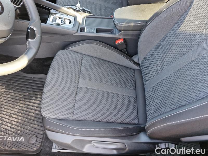  Skoda  Octavia  Lim. (NX3)(2020)  1.5e-TEC 110 Style AT #4