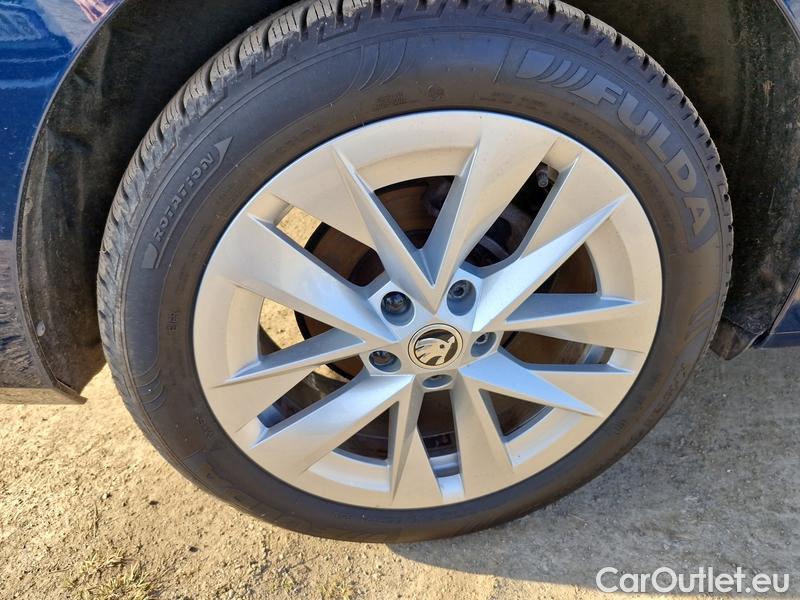  Skoda  Octavia  Lim. (NX3)(2020)  1.5e-TEC 110 Style AT #9