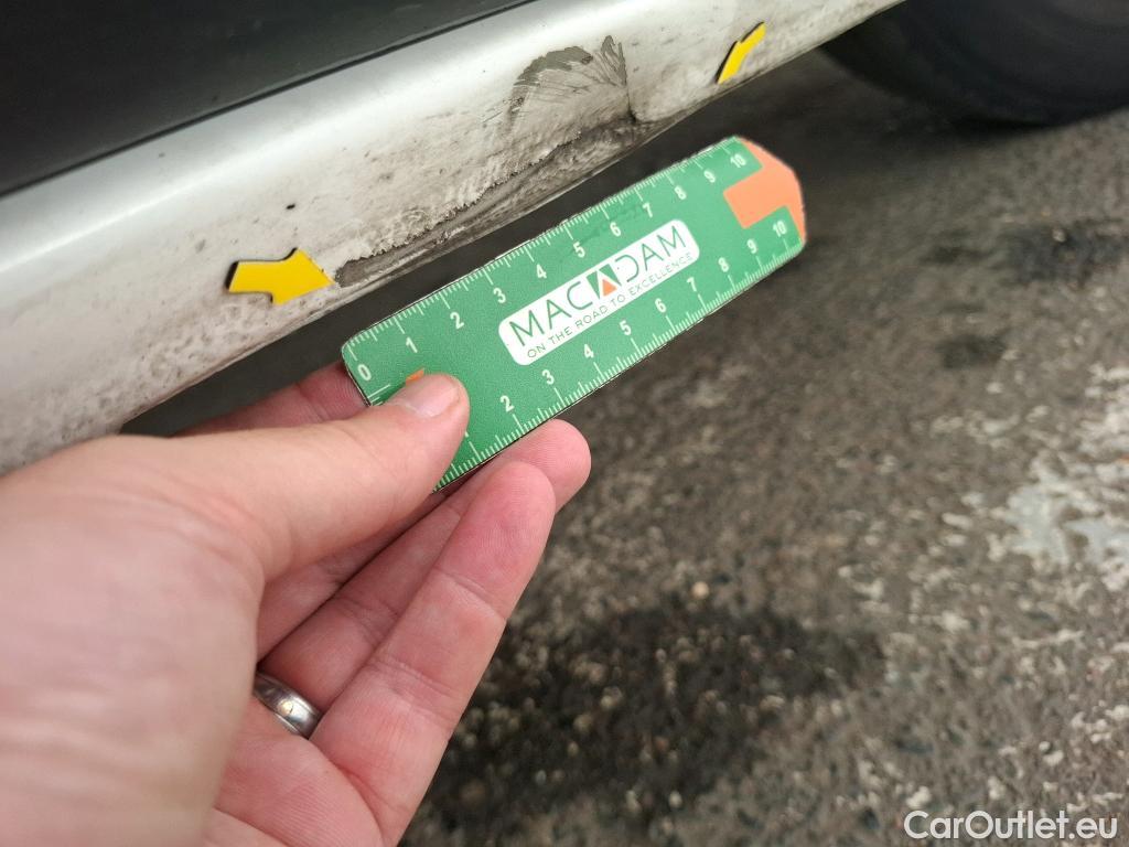  Peugeot  Expert  Fourgon Premium L2 1.5 HDi 120CV BVM6 E6d #25