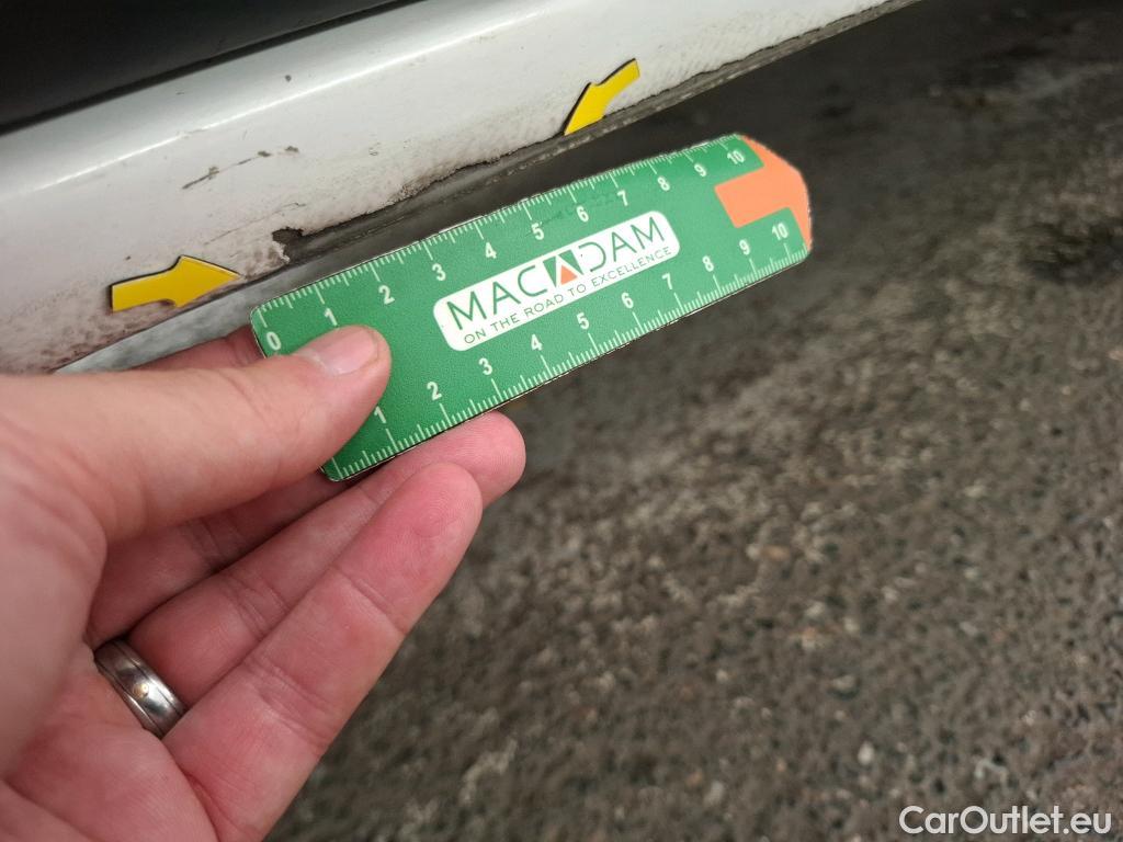  Peugeot  Expert  Fourgon Premium L2 1.5 HDi 120CV BVM6 E6d #24