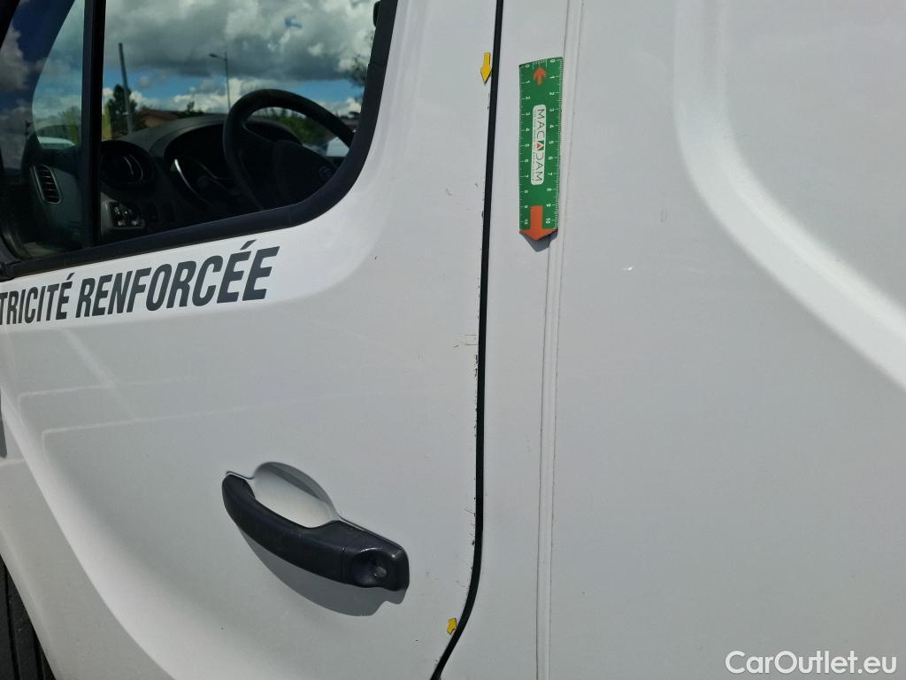  Renault  Trafic  Furgon Grand Confort L1H1 1200 1.6 dCi 125CV BVM6 E6 #67