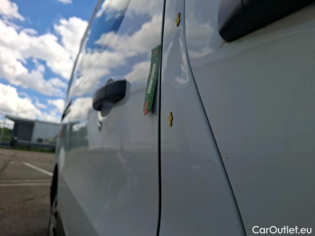 Renault  Trafic  Furgon Grand Confort L1H1 1200 1.6 dCi 125CV BVM6 E6 #76