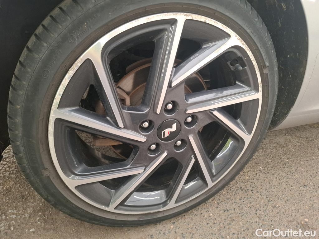  Hyundai  i30 HYUNDAI  Fastback / 2020 / 5P / Berline 1.5 T-GDI 160 MHEV DCT-7 FASTBACK N LINE #61