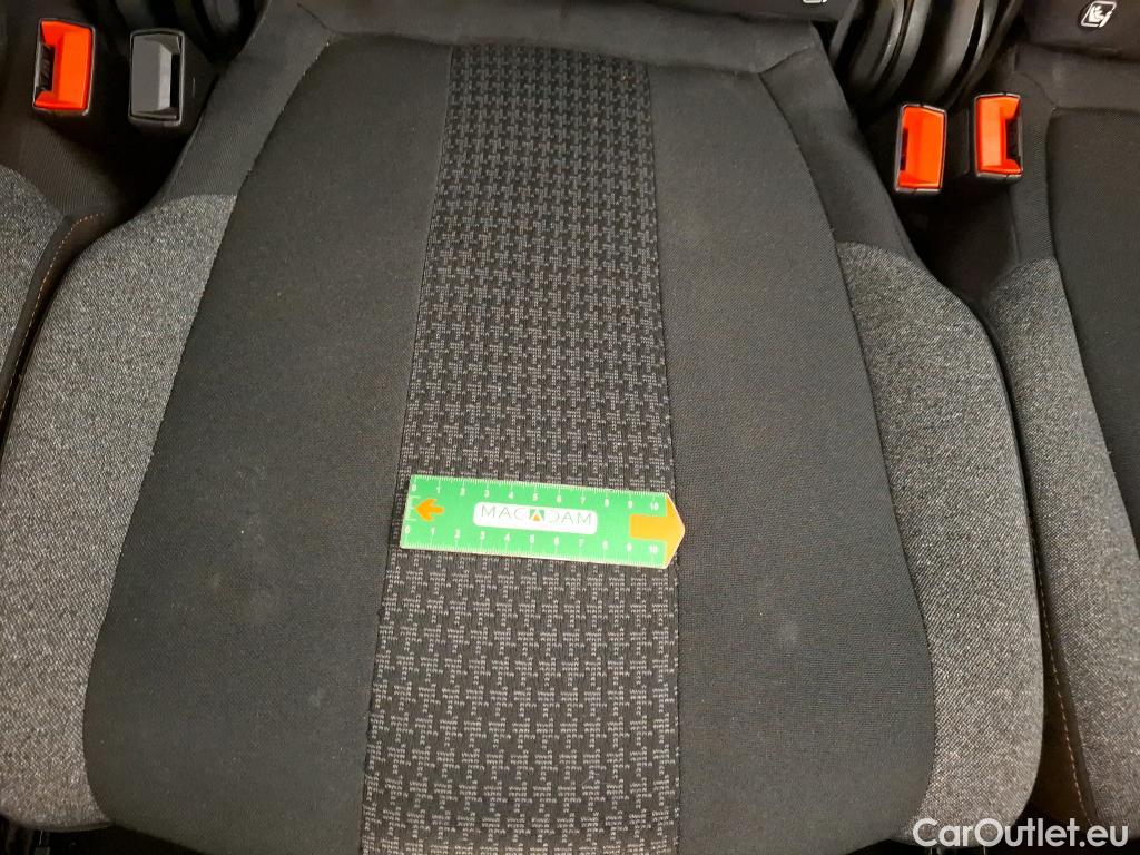  Peugeot  5008  Active Pack 1.5 HDi 130CV BVA8 7 Sieges E6d #49