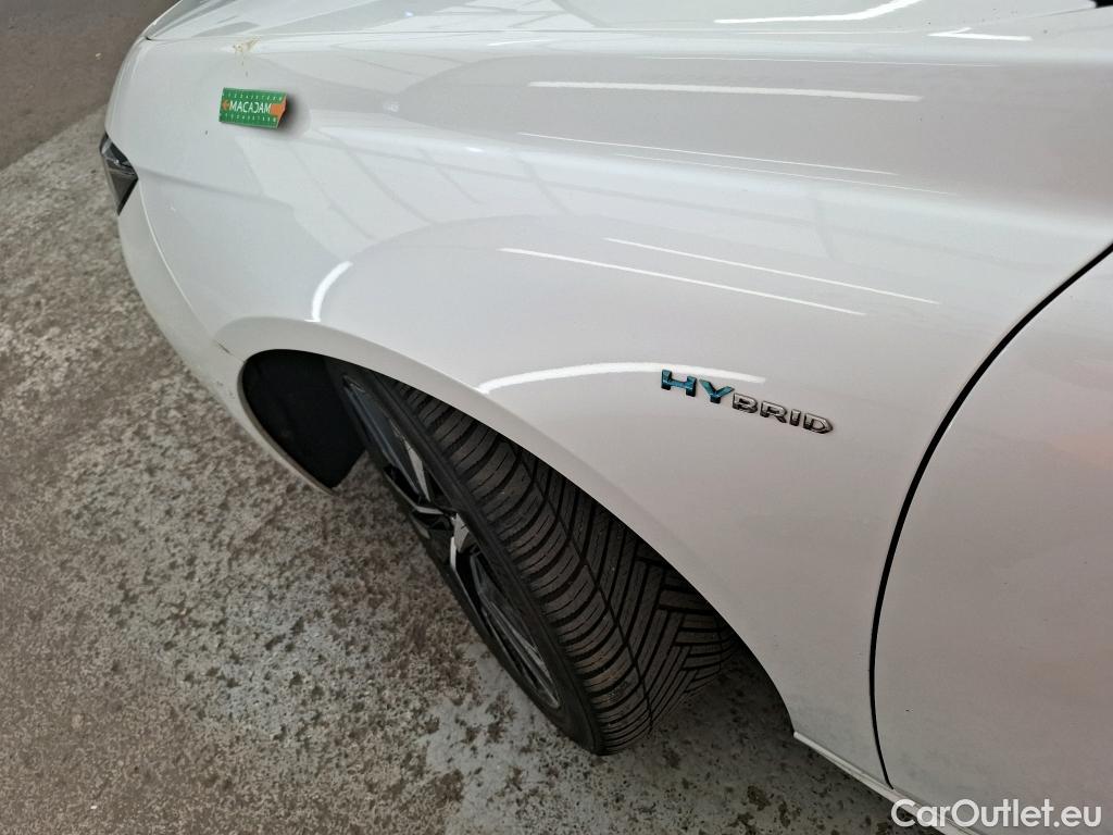  Peugeot  508 PEUGEOT  SW / 2018 / 5P / Break HYBRID 225 E-EAT8 GT LINE #63