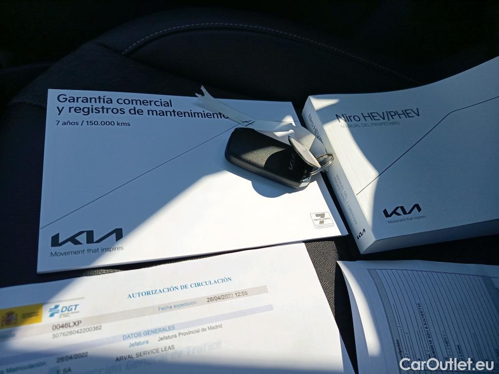  KIA  Niro KIA  / 2019 / 5P / crossover 1.6 GDi HEV 104kW (141CV) Emotion #2