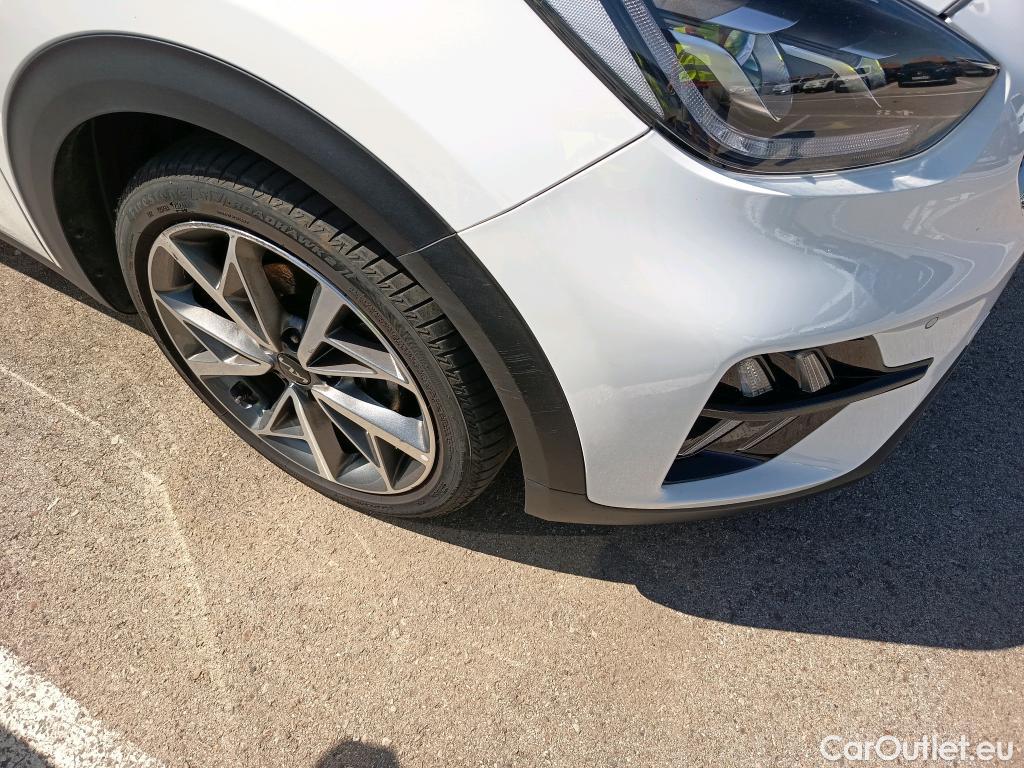  KIA  Niro KIA  / 2019 / 5P / crossover 1.6 GDi HEV 104kW (141CV) Emotion #11