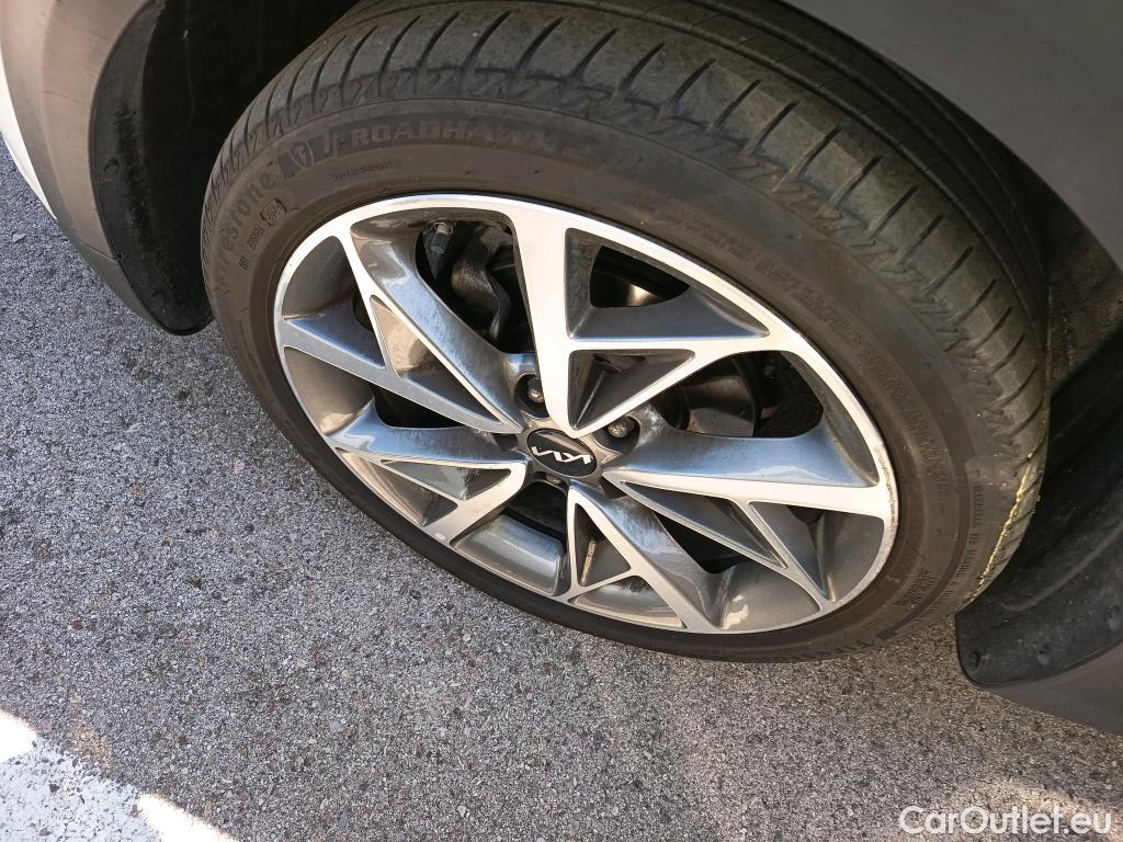  KIA  Niro KIA  / 2019 / 5P / crossover 1.6 GDi HEV 104kW (141CV) Emotion #3