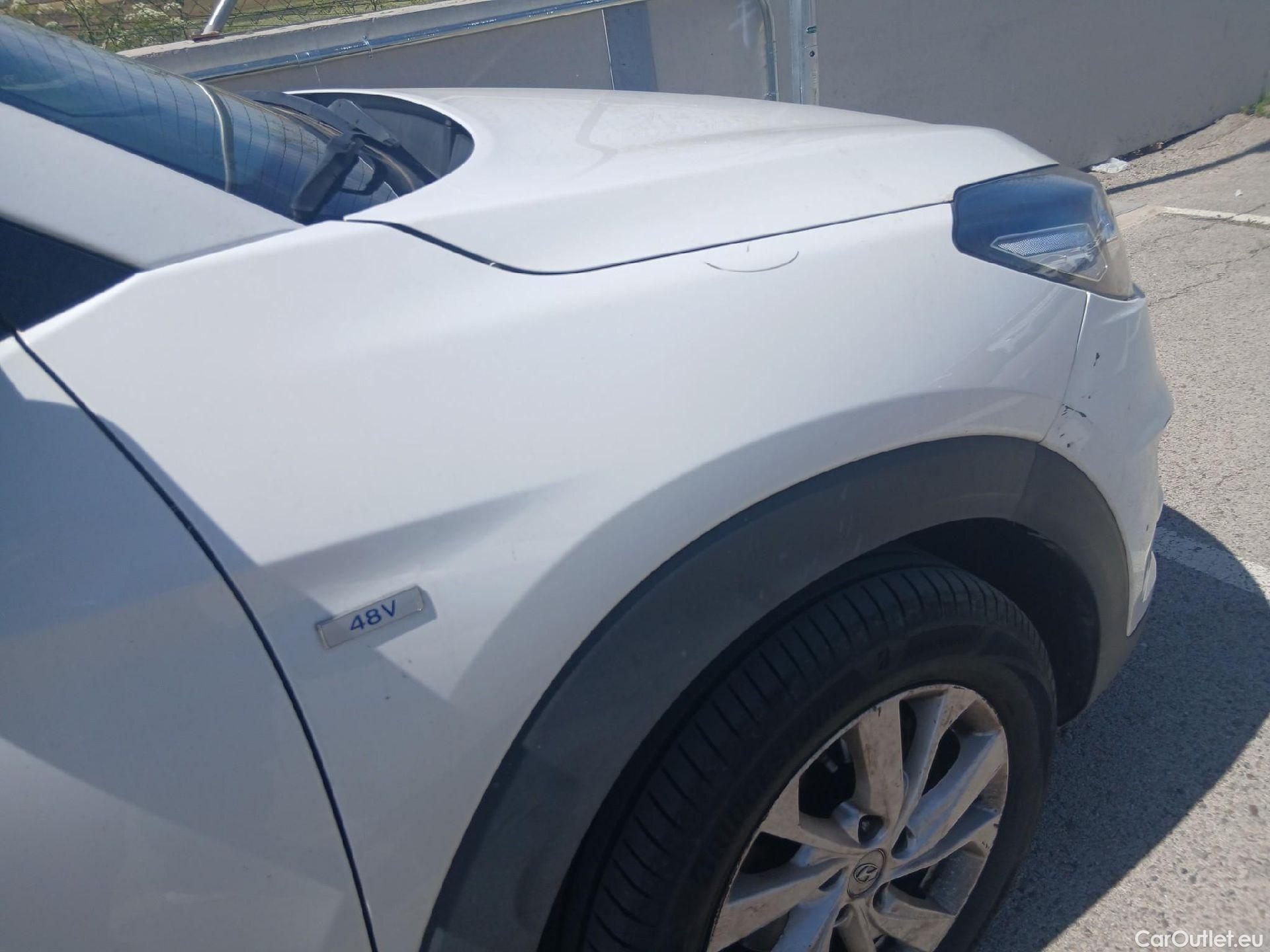 Hyundai  Tucson HYUNDAI  / 2018 / 5P / todoterreno 1.6 CRDI 85kW (116CV) 48V SLE 4X2(SP)(SL) #33
