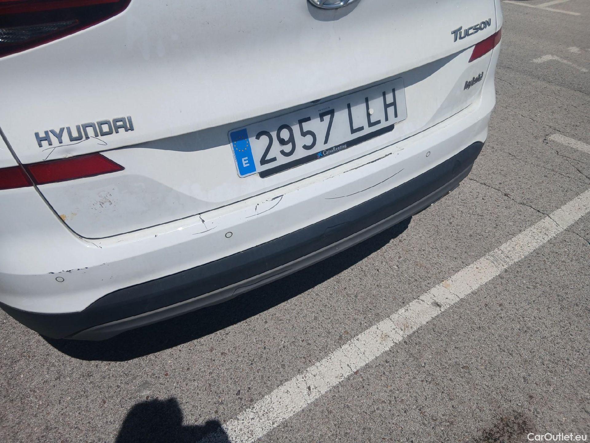  Hyundai  Tucson HYUNDAI  / 2018 / 5P / todoterreno 1.6 CRDI 85kW (116CV) 48V SLE 4X2(SP)(SL) #12