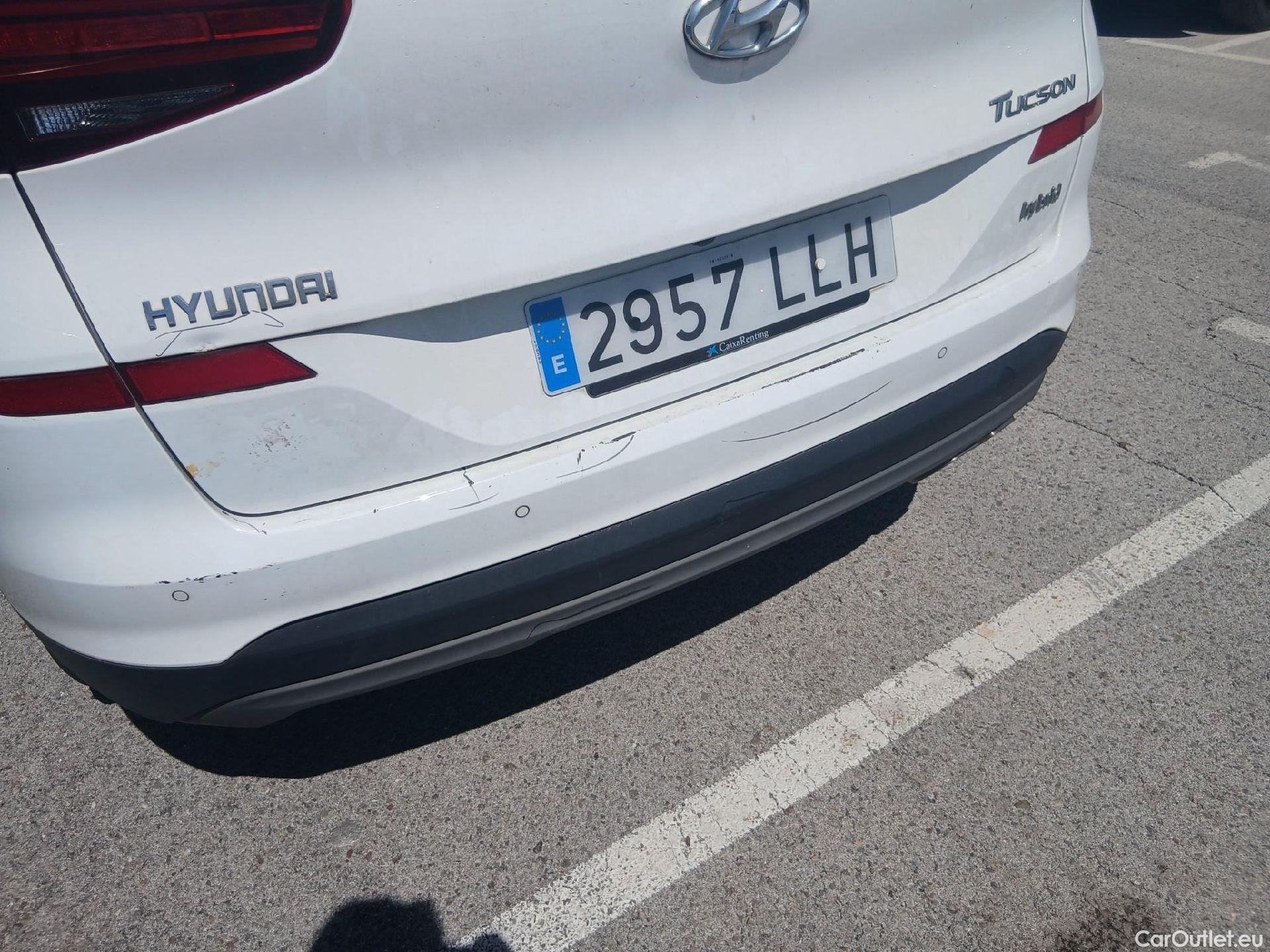  Hyundai  Tucson HYUNDAI  / 2018 / 5P / todoterreno 1.6 CRDI 85kW (116CV) 48V SLE 4X2(SP)(SL) #16