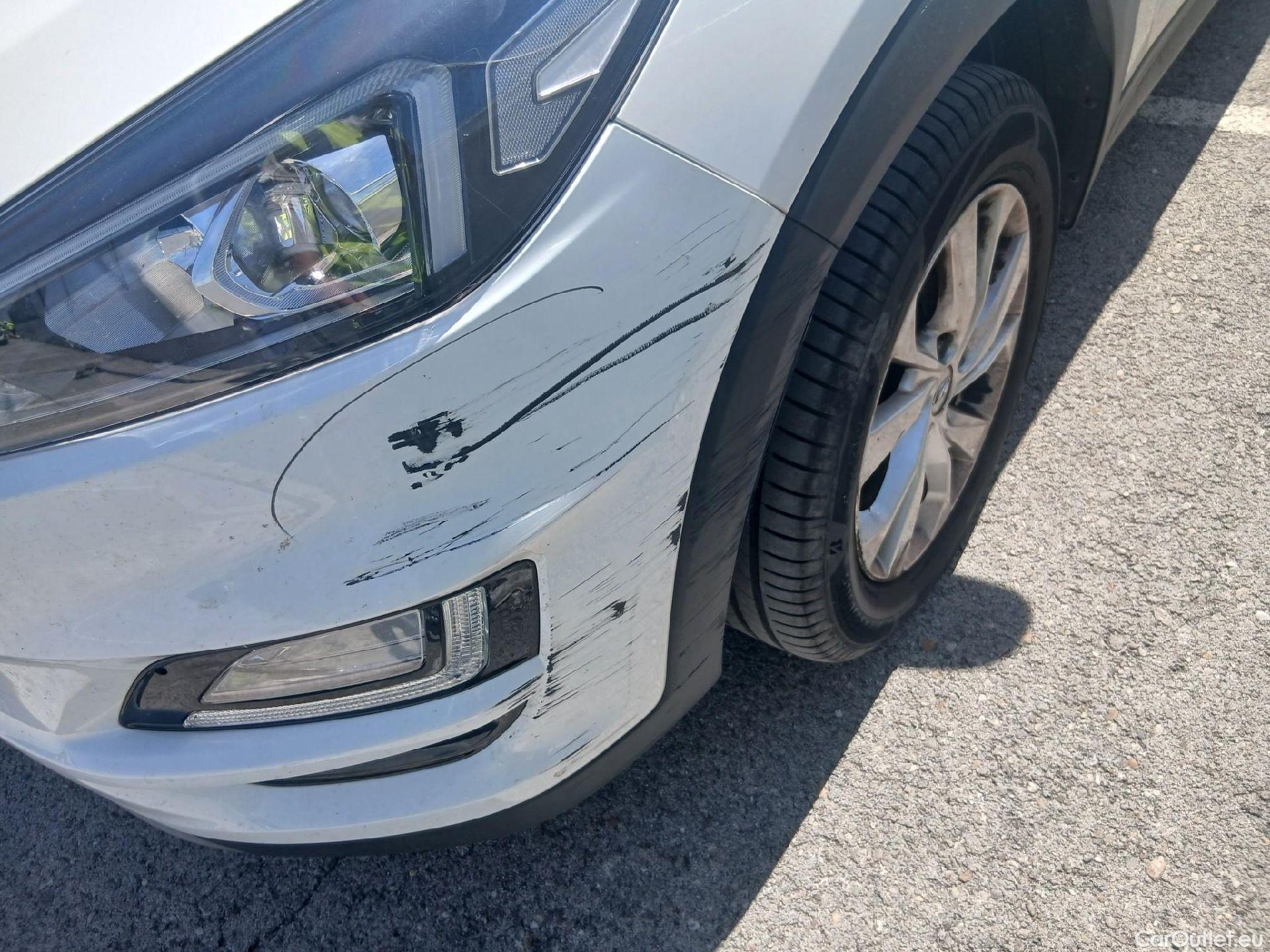  Hyundai  Tucson HYUNDAI  / 2018 / 5P / todoterreno 1.6 CRDI 85kW (116CV) 48V SLE 4X2(SP)(SL) #5