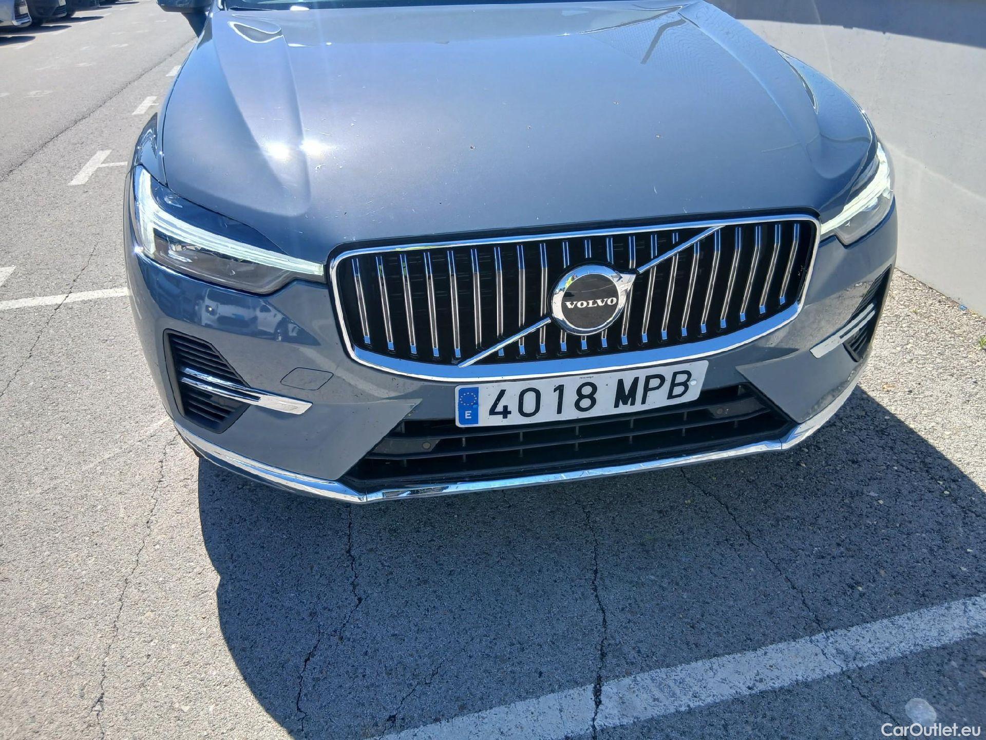  Volvo  XC60 VOLVO  2.0 T6 AWD Recharge Plus Bright Auto #2