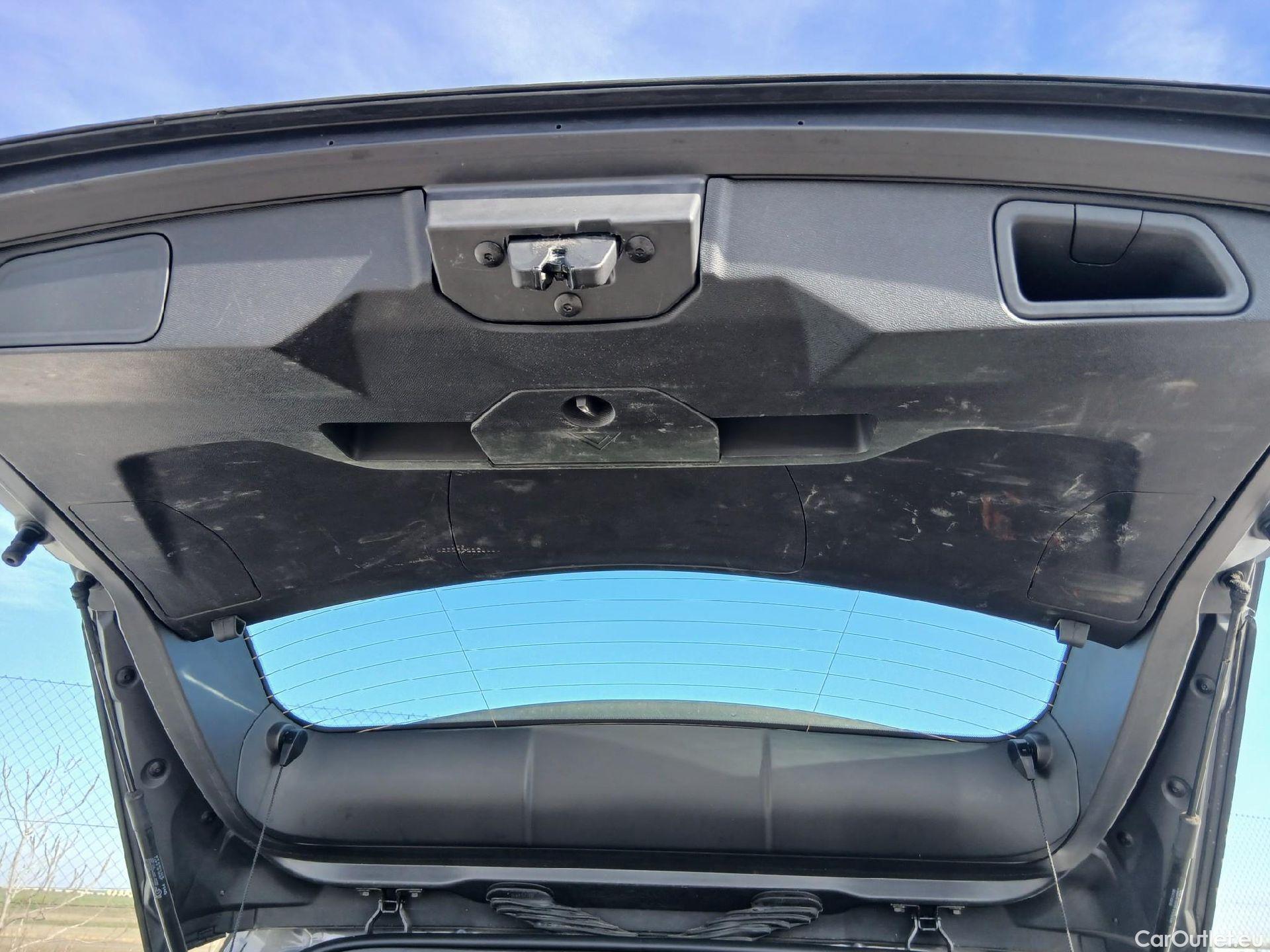  Peugeot  3008 PEUGEOT  / 2020 / 5P / todoterreno 1.5 BlueHDi 96kW S&S Active Pack EAT8 #34