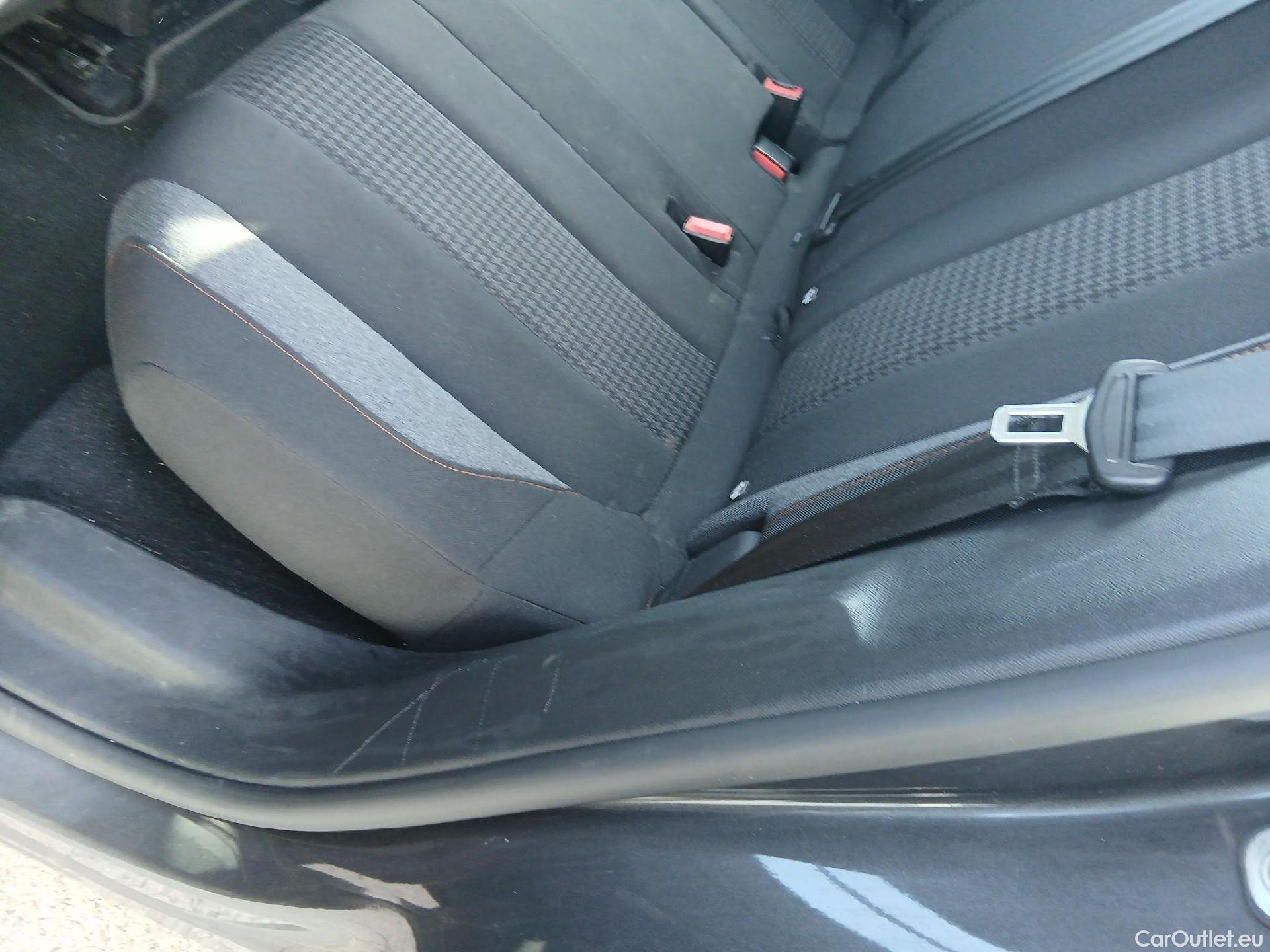  Peugeot  3008 PEUGEOT  / 2020 / 5P / todoterreno 1.5 BlueHDi 96kW S&S Active Pack EAT8 #27
