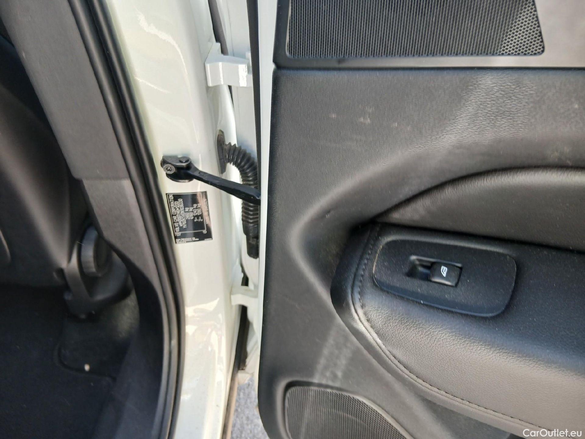  Volvo  XC60 VOLVO  / 2017 / 5P / todoterreno 2.0 B4 D Momentum Pro Auto #20