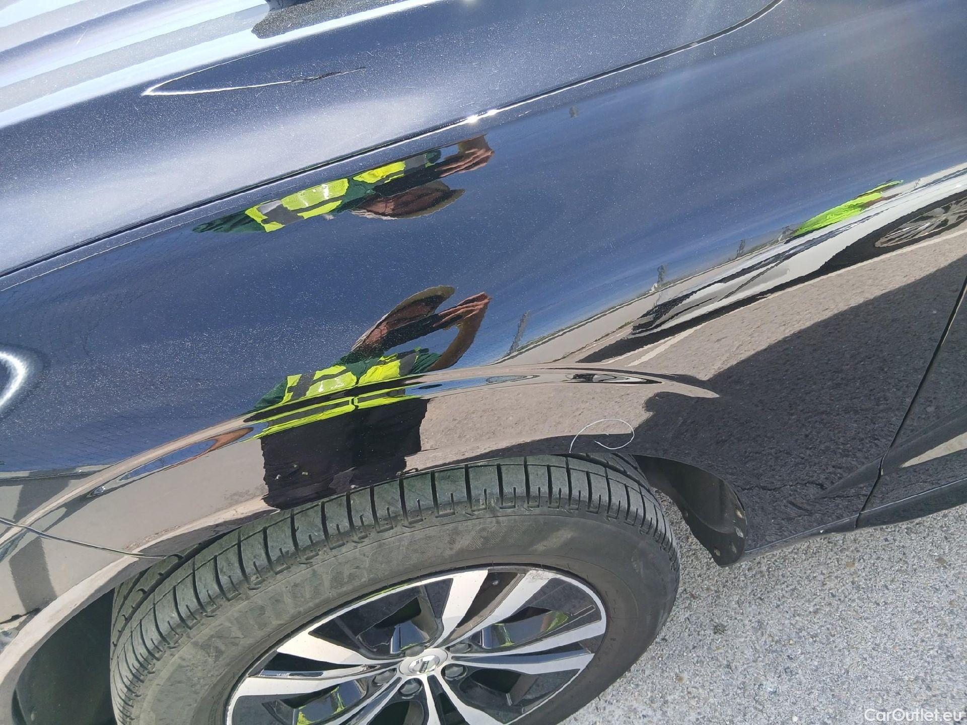  Volvo  XC60 VOLVO  / 2017 / 5P / todoterreno 2.0 B4 D Momentum Pro Auto #9