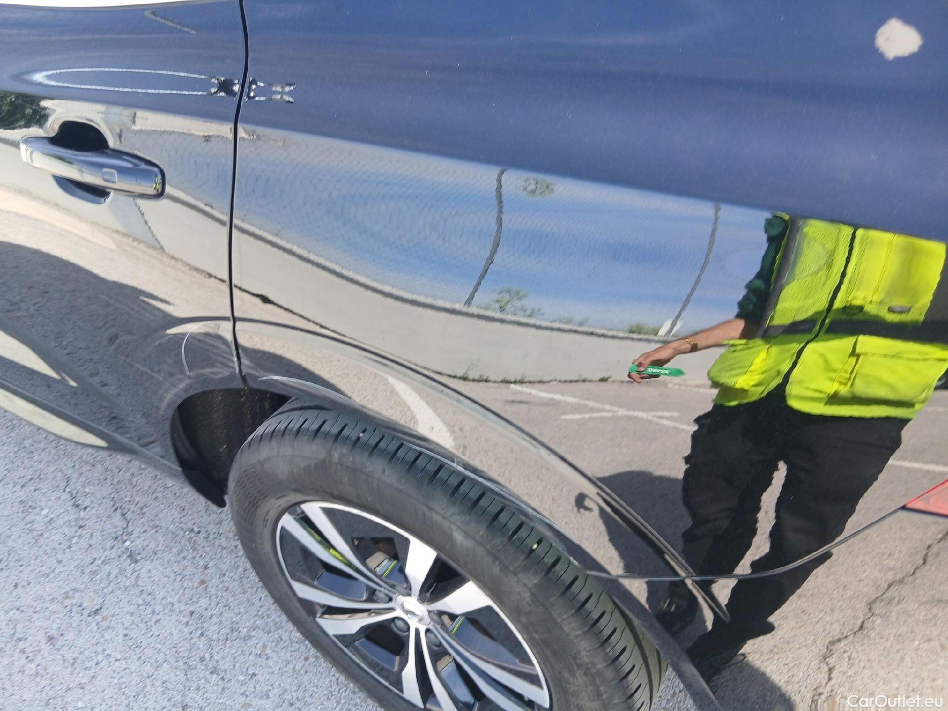  Volvo  XC60 VOLVO  / 2017 / 5P / todoterreno 2.0 B4 D Momentum Pro Auto #23