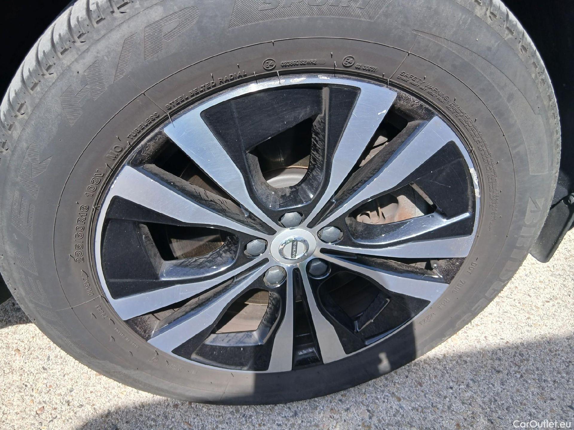  Volvo  XC60 VOLVO  / 2017 / 5P / todoterreno 2.0 B4 D Momentum Pro Auto #43