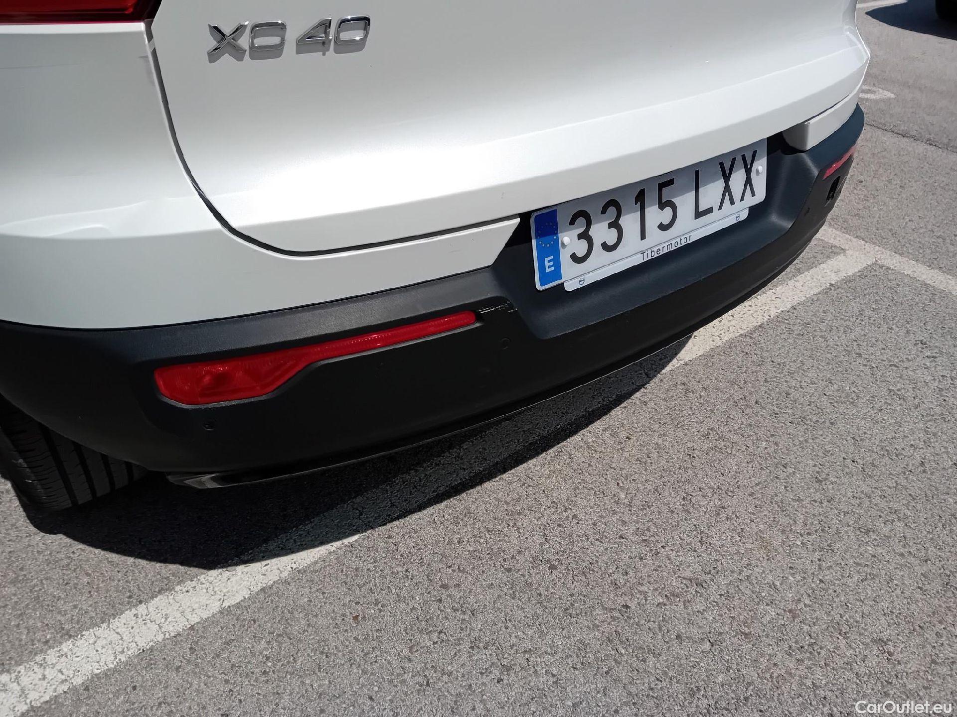  Volvo  XC 40 VOLVO XC40 / 2017 / 5P / todoterreno 2.0 B3 G R-Design Auto #18