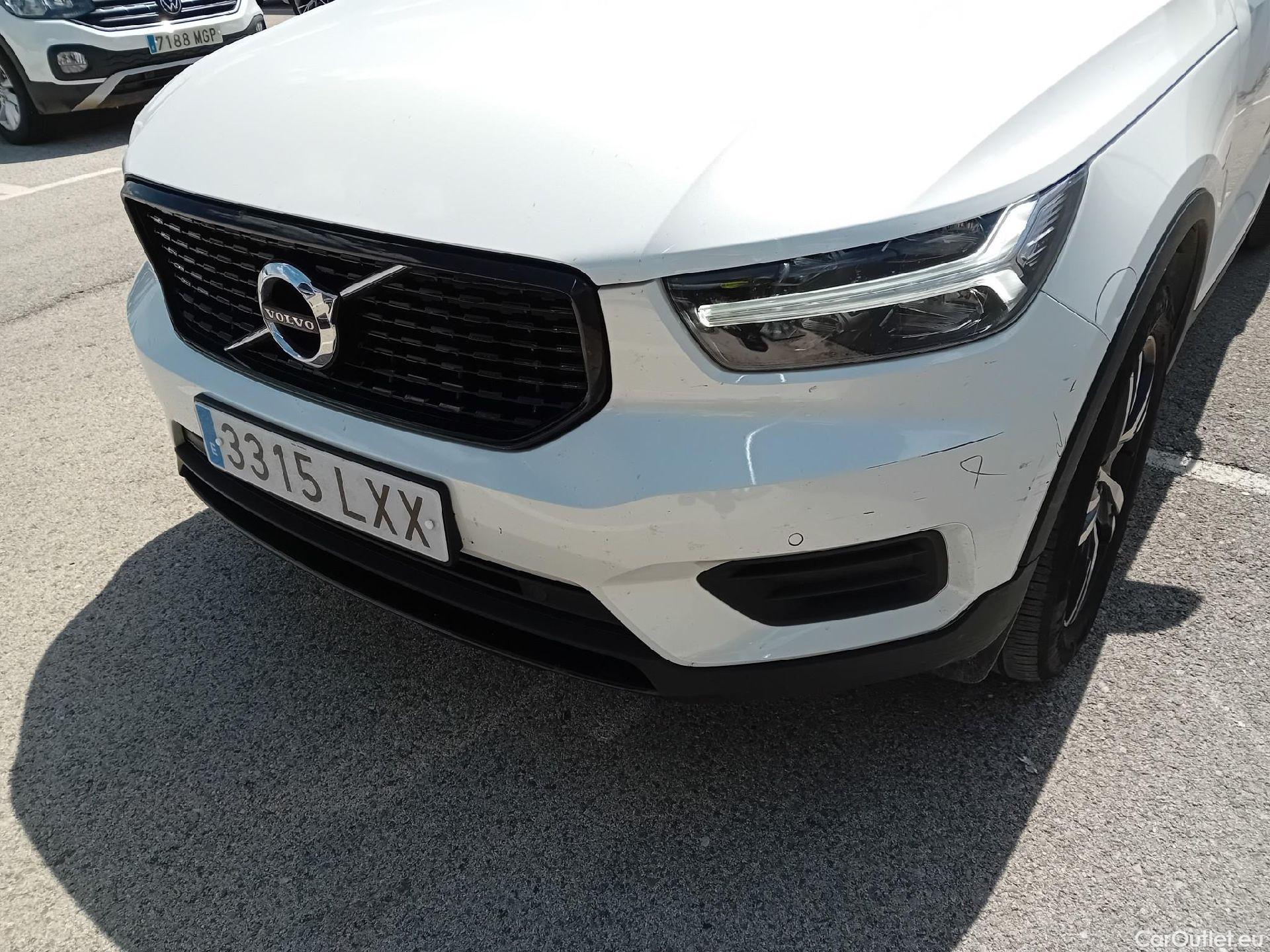  Volvo  XC 40 VOLVO XC40 / 2017 / 5P / todoterreno 2.0 B3 G R-Design Auto #5