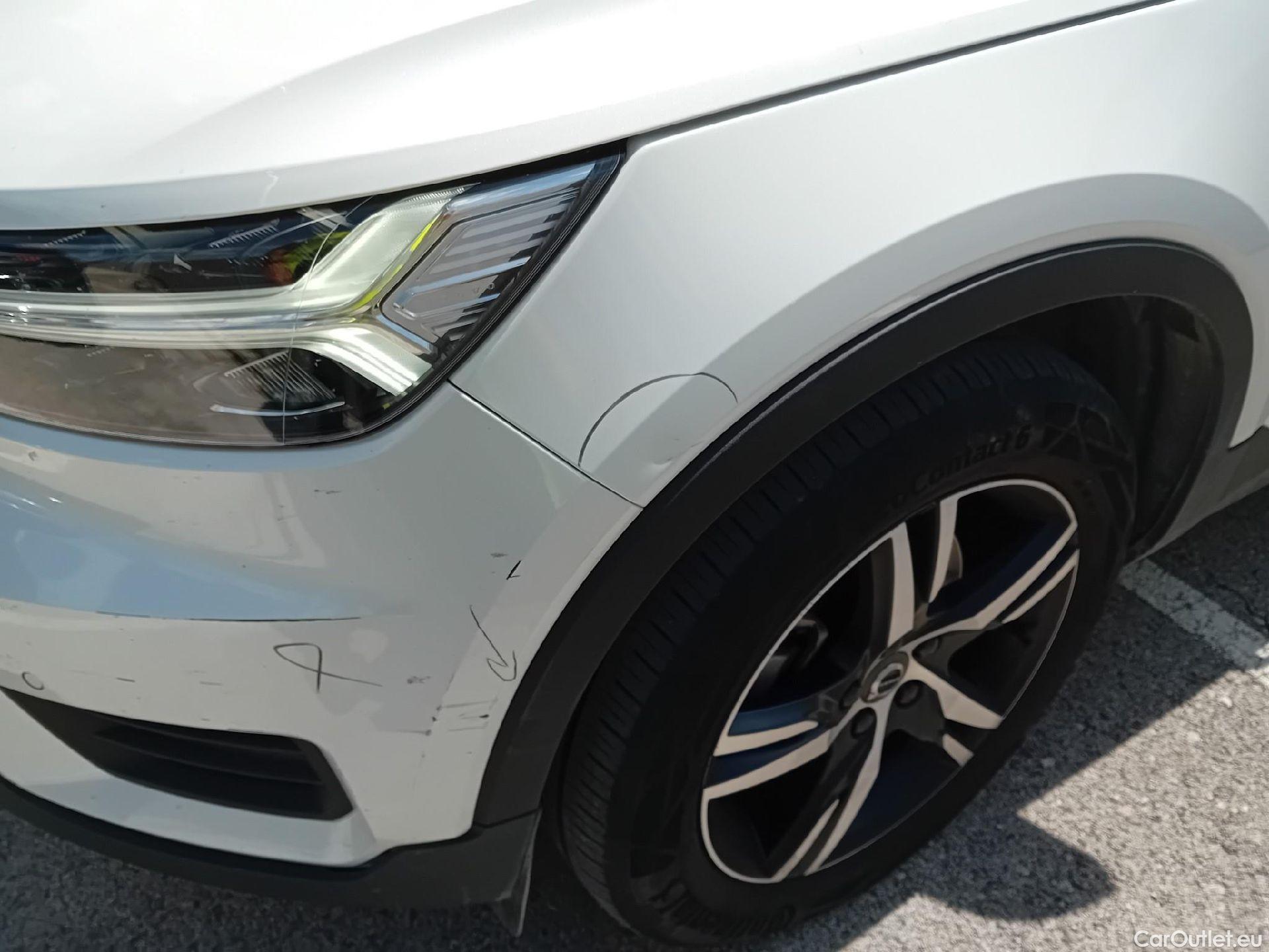  Volvo  XC 40 VOLVO XC40 / 2017 / 5P / todoterreno 2.0 B3 G R-Design Auto #9