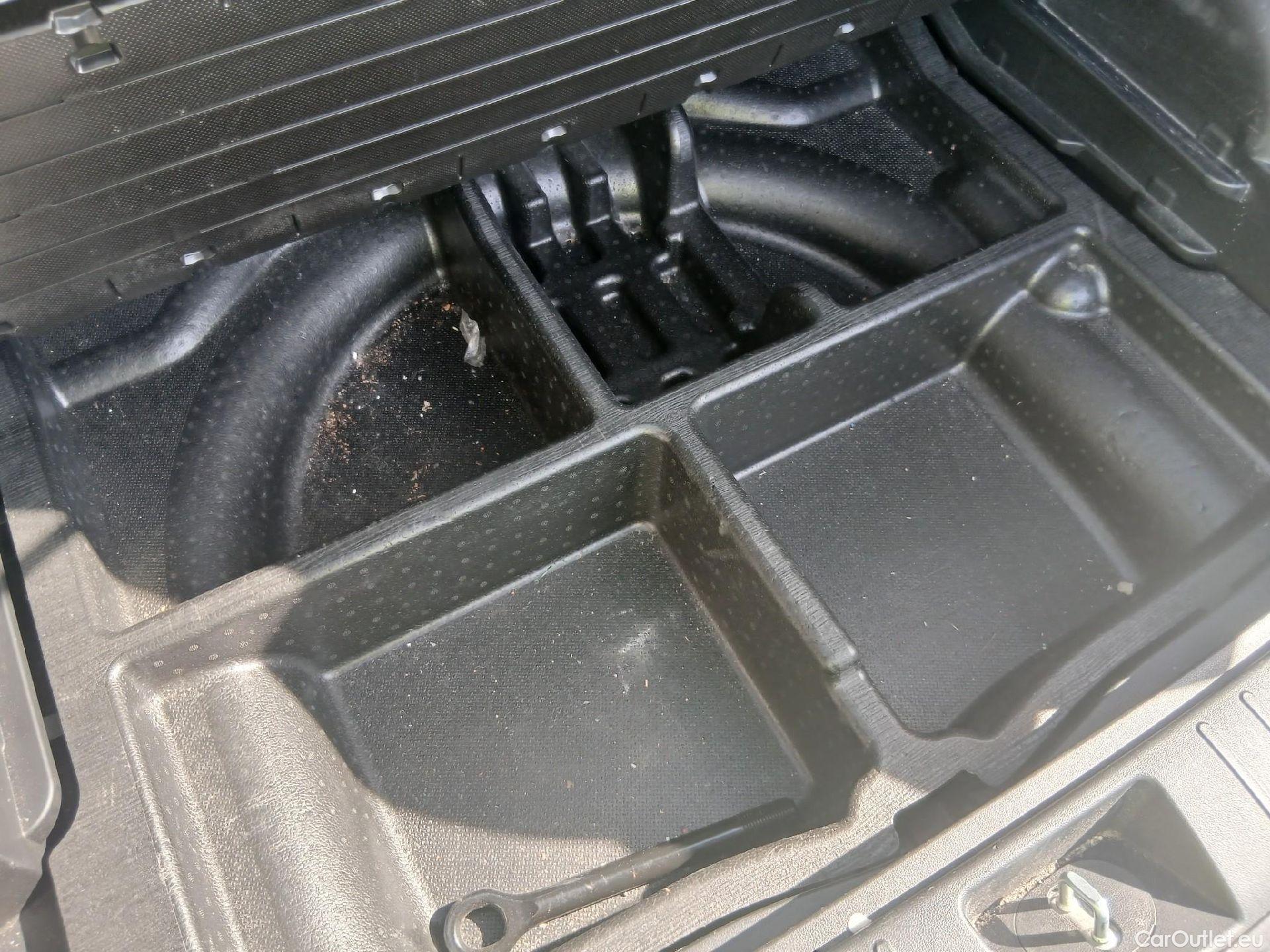  Hyundai  Tucson HYUNDAI  / 2020 / 5P / todoterreno 1.6 TGDI 169kW HEV Maxx Auto S/Cable Re. #25