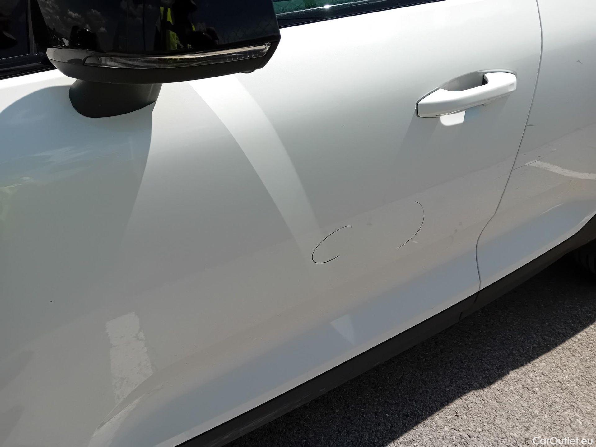  Volvo  XC 40 VOLVO XC40 / 2017 / 5P / todoterreno 2.0 B3 G R-Design Auto #10