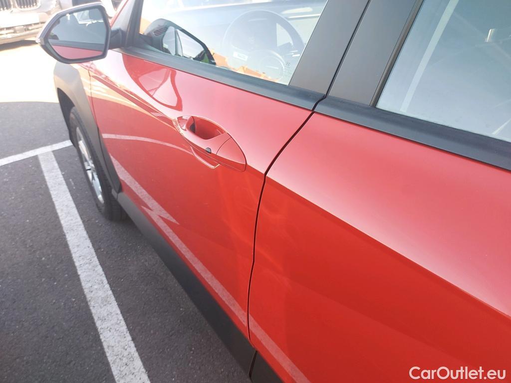  Hyundai  Konna HYUNDAI Kona / 2023 / 5P / todoterreno 1.6 GDI HEV Maxx DCT #1