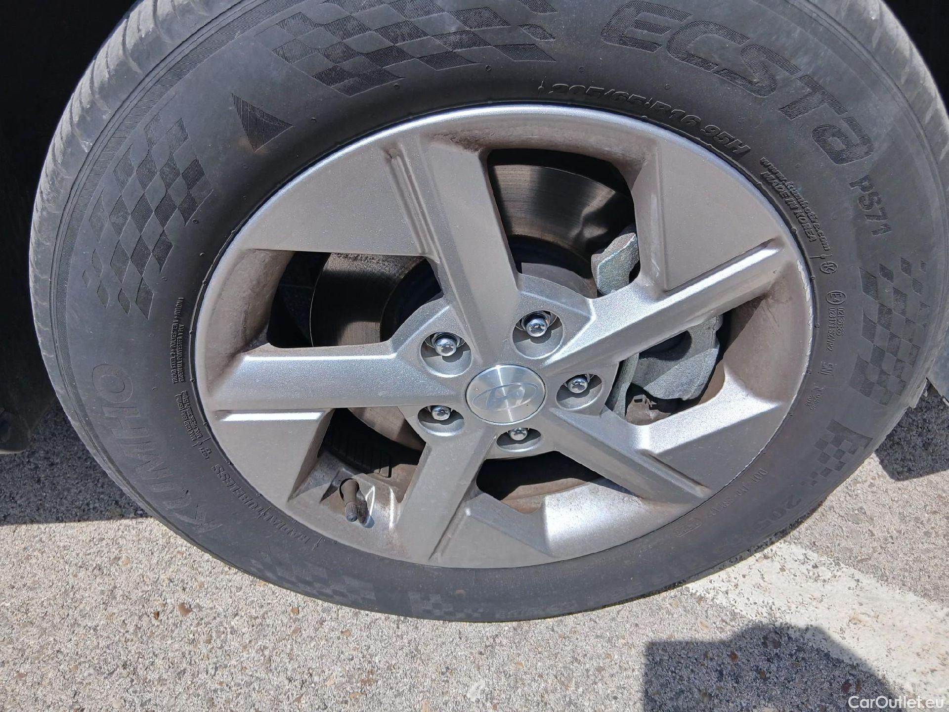  Hyundai  Konna HYUNDAI Kona / 2023 / 5P / todoterreno 1.6 GDI HEV Maxx DCT #46