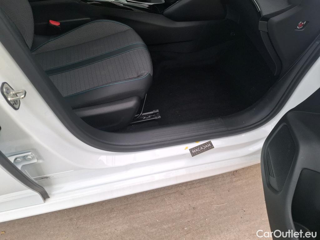  Peugeot  208  Allure Business 1.2 PureTech 100CV BVM6 E6d #10