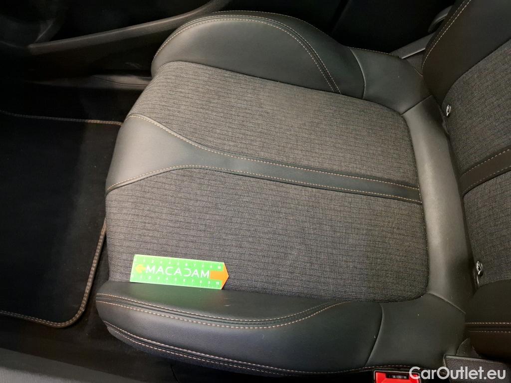  Peugeot  3008  GT Line 1.2 PureTech 130CV BVA8 E6d #14