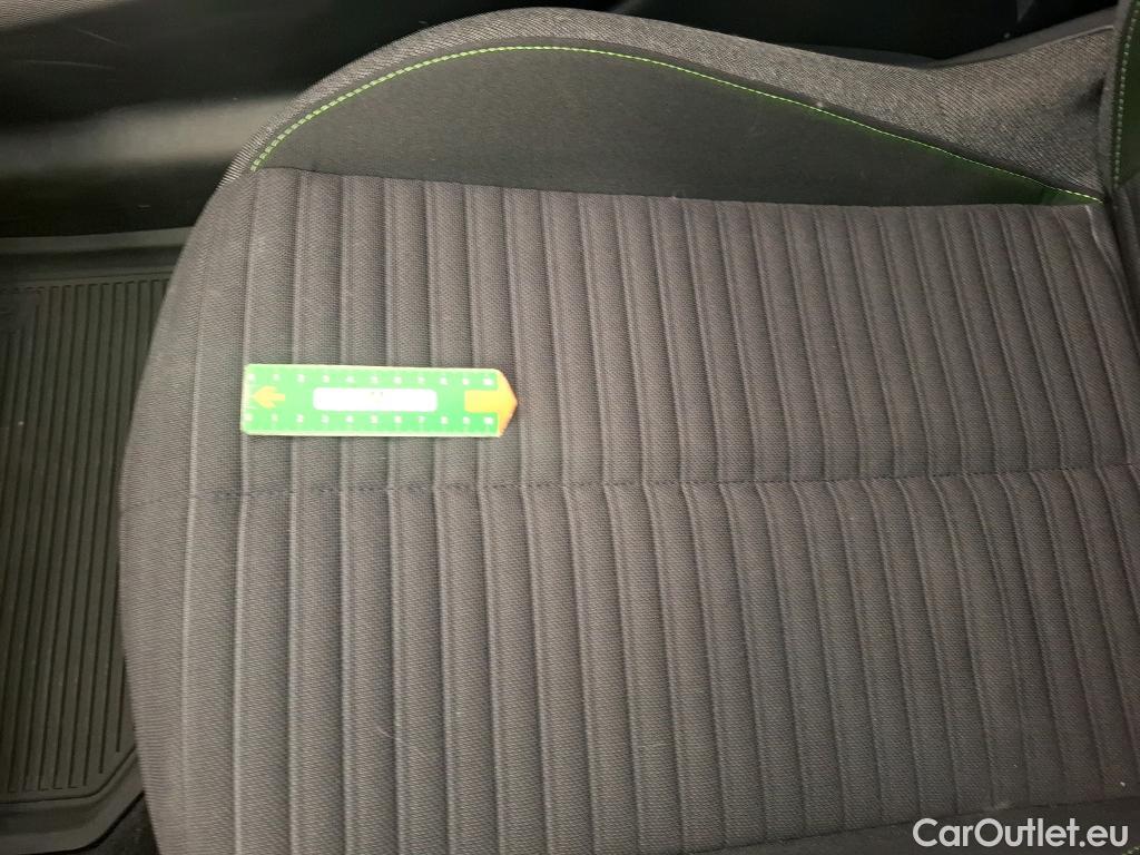  Peugeot  208 PEUGEOT  / 2023 / 5P / Berline PureTech 100 S&S Active #38