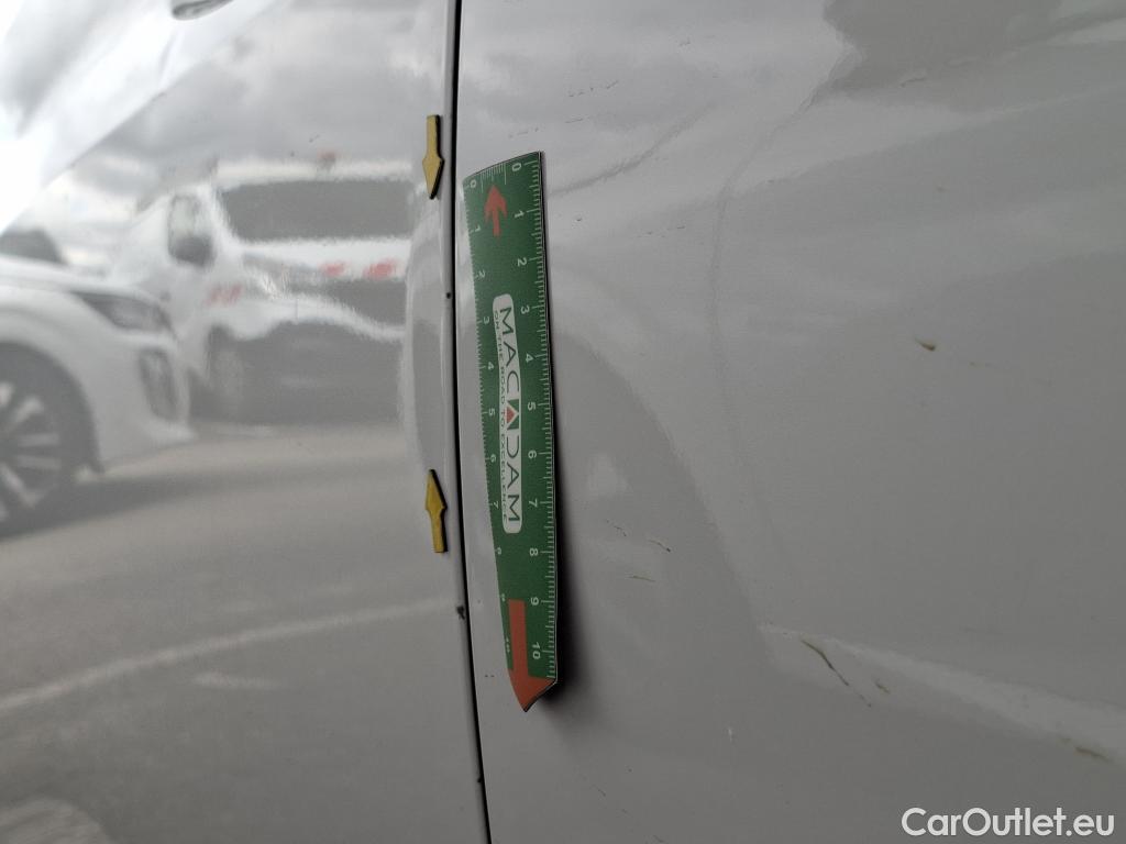  Peugeot  208 PEUGEOT  / 2023 / 5P / Berline PureTech 100 S&S Active #17