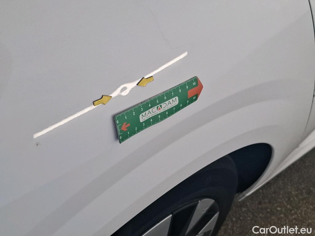  Peugeot  208 PEUGEOT  / 2023 / 5P / Berline PureTech 100 S&S Active #43