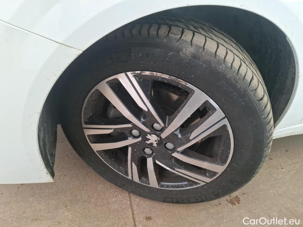  Peugeot  208  Allure Business 1.2 PureTech 100CV BVM6 E6d #3