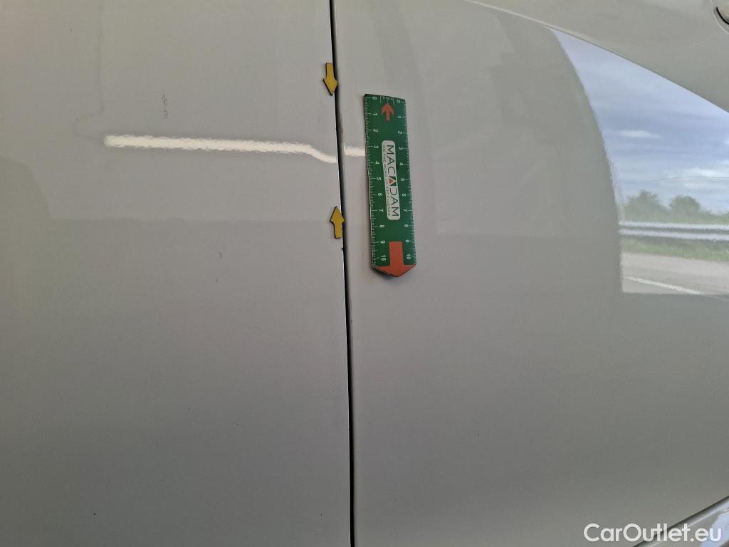  Peugeot  208 PEUGEOT  / 2023 / 5P / Berline PureTech 100 S&S Active #14