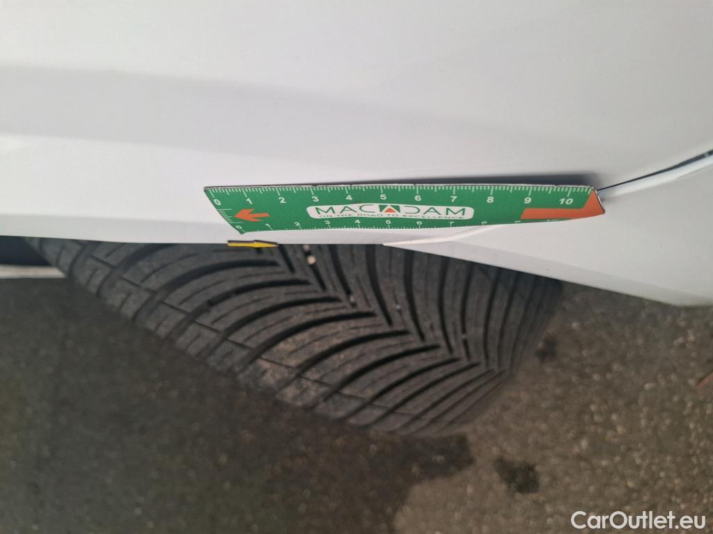  Peugeot  208 PEUGEOT  / 2023 / 5P / Berline PureTech 100 S&S Active #34