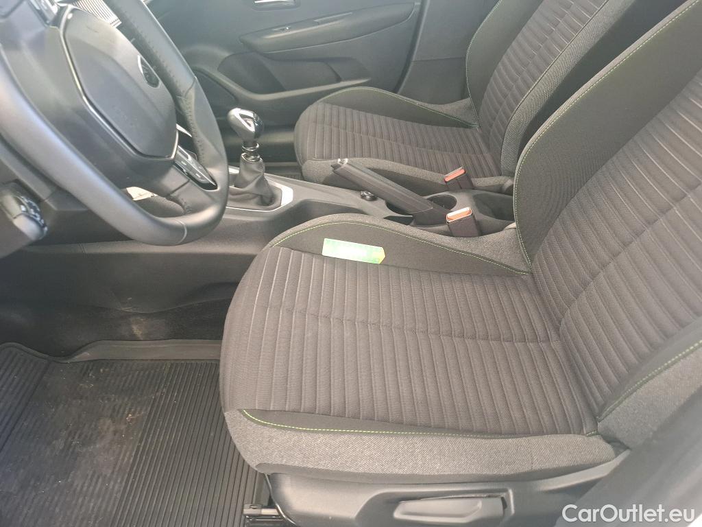  Peugeot  208 PEUGEOT  / 2023 / 5P / Berline PureTech 100 S&S Active #36