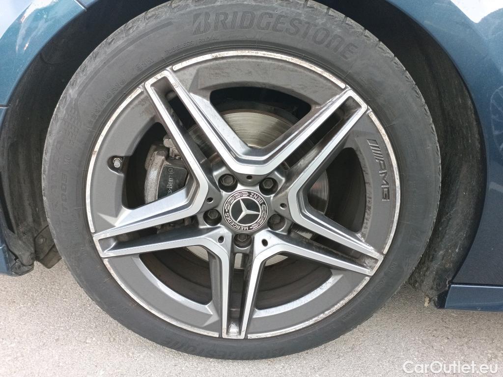  Mercedes  A-Klasse MERCEDES-BENZ Clase A / 2018 / 5P / berlina con portón A 200 #1