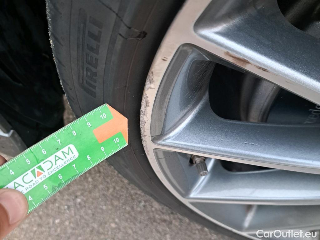  Mercedes  A-Klasse MERCEDES-BENZ Clase A / 2018 / 4P / sedán Sedán A 250 e #5