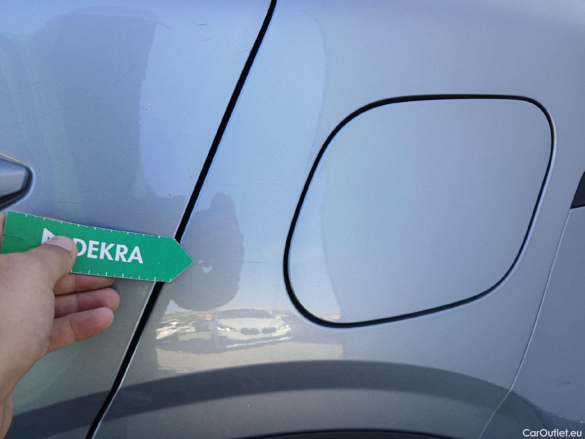  KIA  Sportage KIA  / 5P / 1.6 T-GDi MHEV 150 CV Drive 4x2 #33
