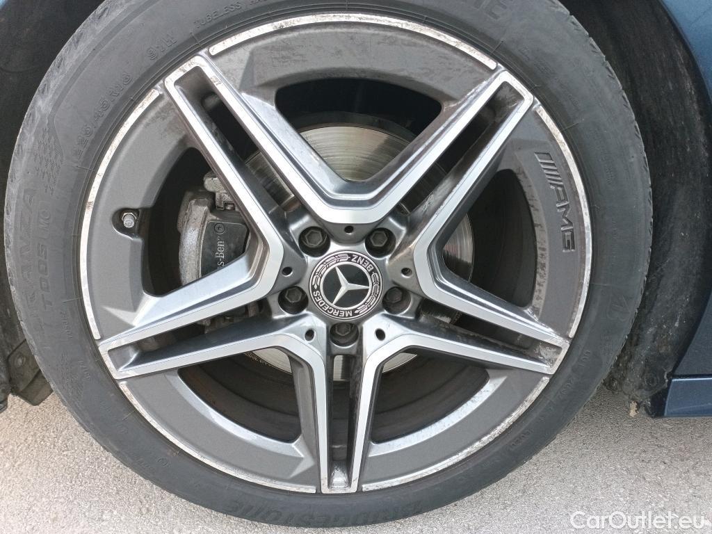  Mercedes  A-Klasse MERCEDES-BENZ Clase A / 2018 / 5P / berlina con portón A 200 #2