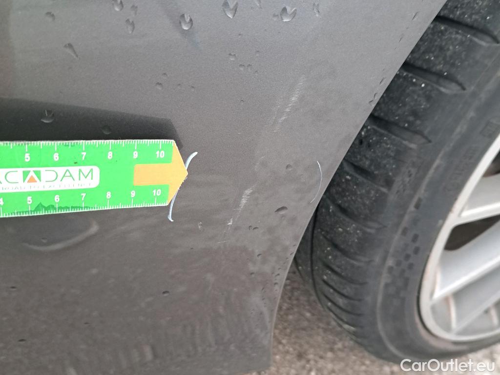  Mercedes  A-Klasse MERCEDES-BENZ Clase A / 2018 / 4P / sedán Sedán A 250 e #18