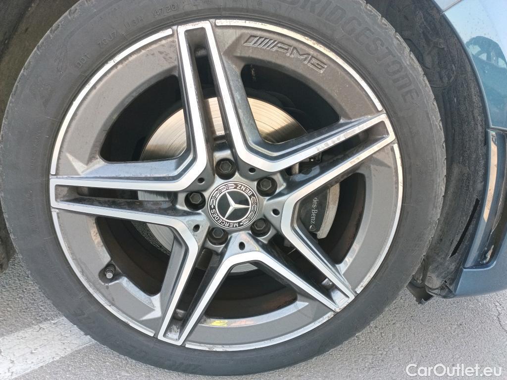  Mercedes  A-Klasse MERCEDES-BENZ Clase A / 2018 / 5P / berlina con portón A 200 #4