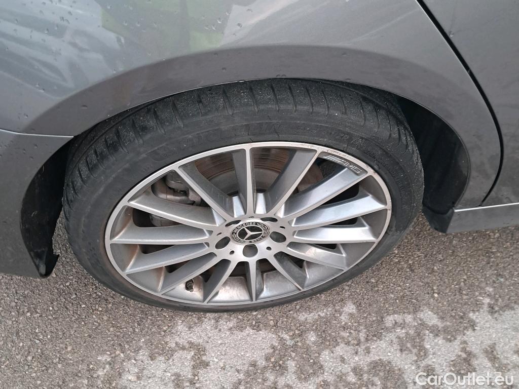  Mercedes  A-Klasse MERCEDES-BENZ Clase A / 2018 / 4P / sedán Sedán A 250 e #24