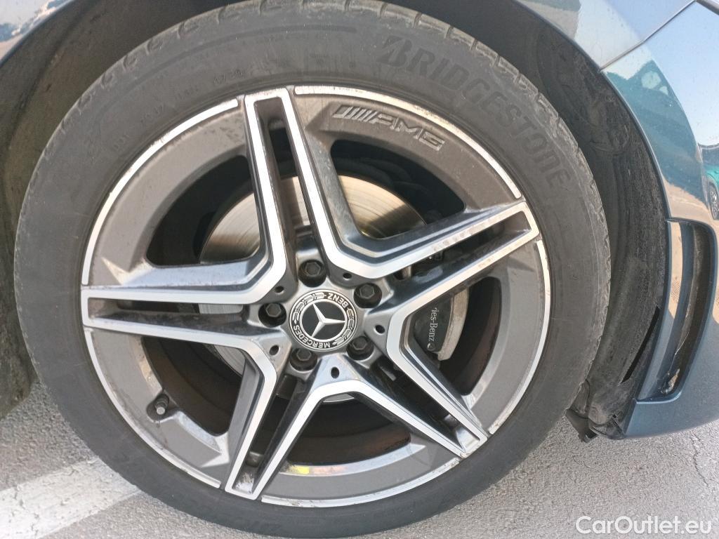  Mercedes  A-Klasse MERCEDES-BENZ Clase A / 2018 / 5P / berlina con portón A 200 #3